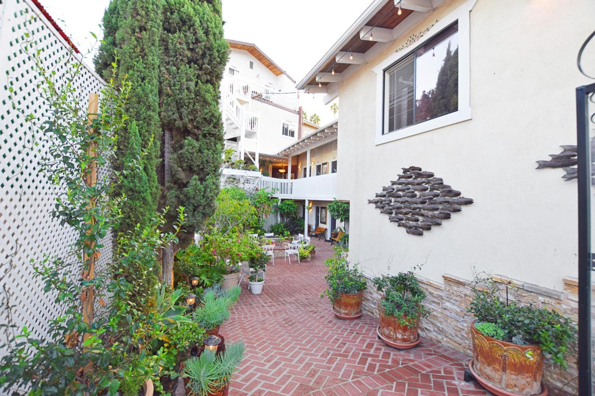 Catalina Courtyard Suites Avalon Buitenkant foto